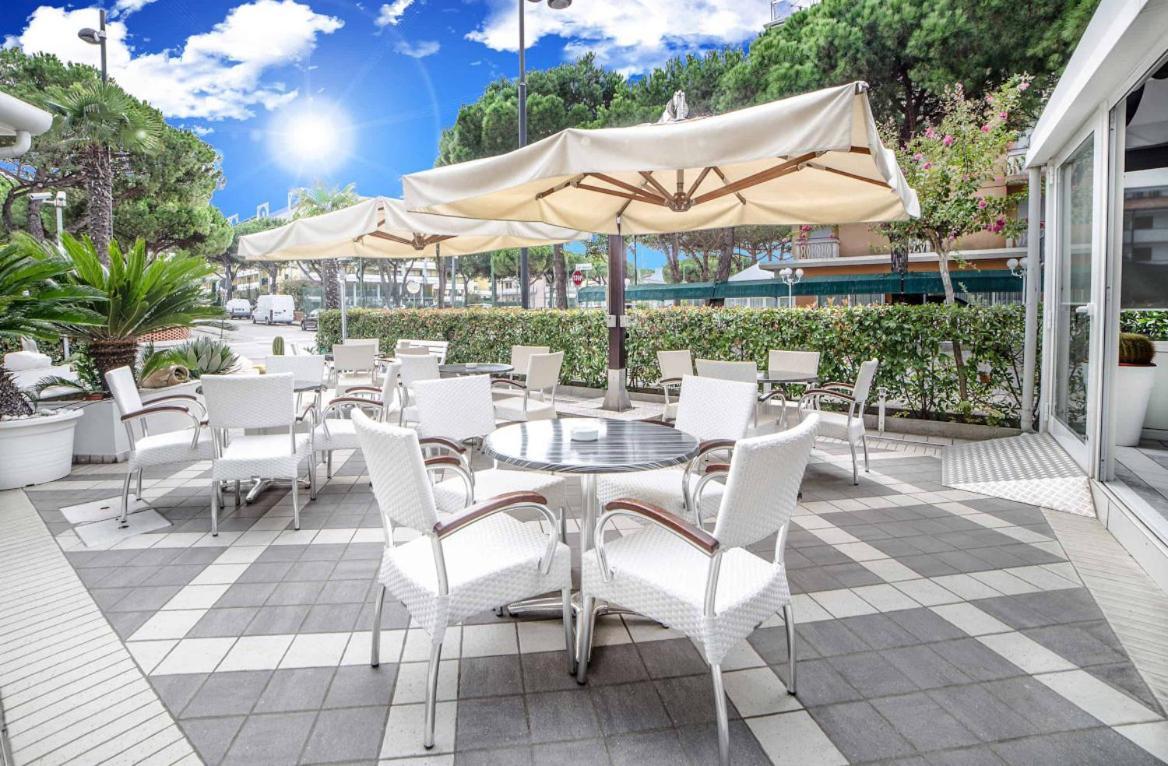 Hotel All'Orologio 3 Stelle Superior Caorle Ngoại thất bức ảnh