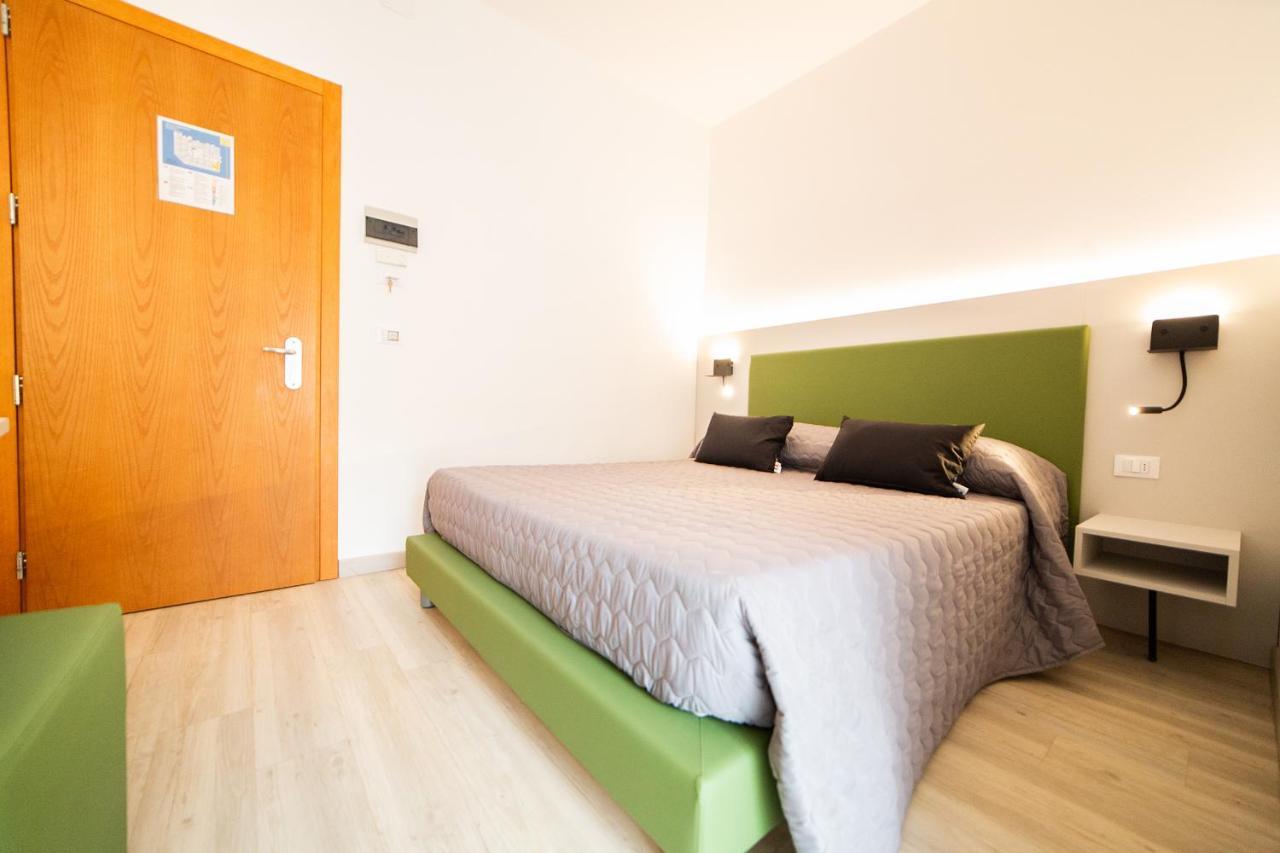 Hotel All'Orologio 3 Stelle Superior Caorle Ngoại thất bức ảnh