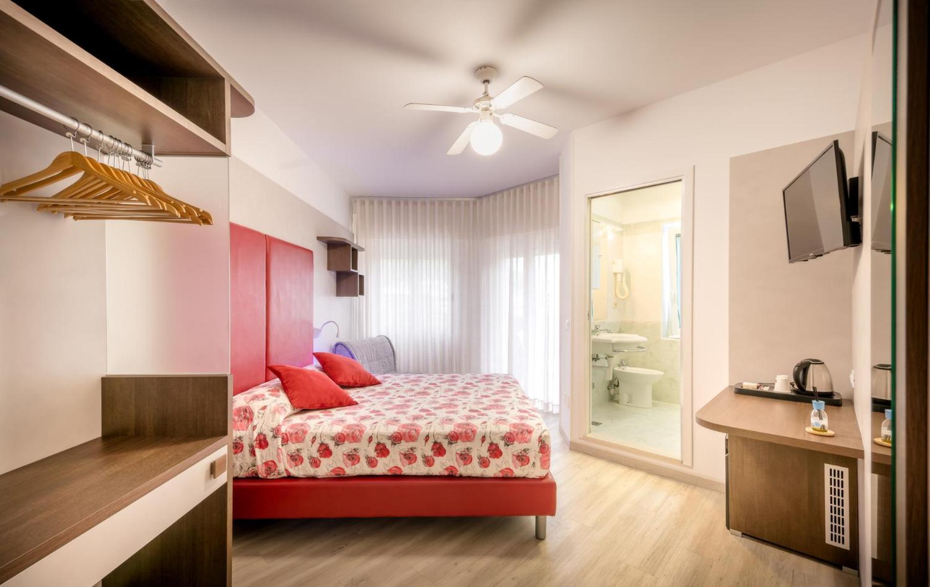Hotel All'Orologio 3 Stelle Superior Caorle Ngoại thất bức ảnh