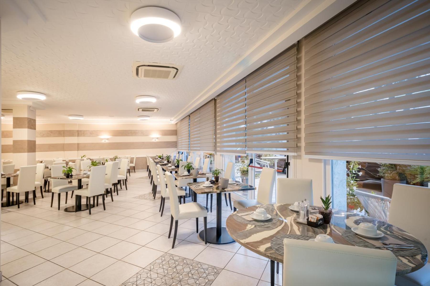 Hotel All'Orologio 3 Stelle Superior Caorle Ngoại thất bức ảnh