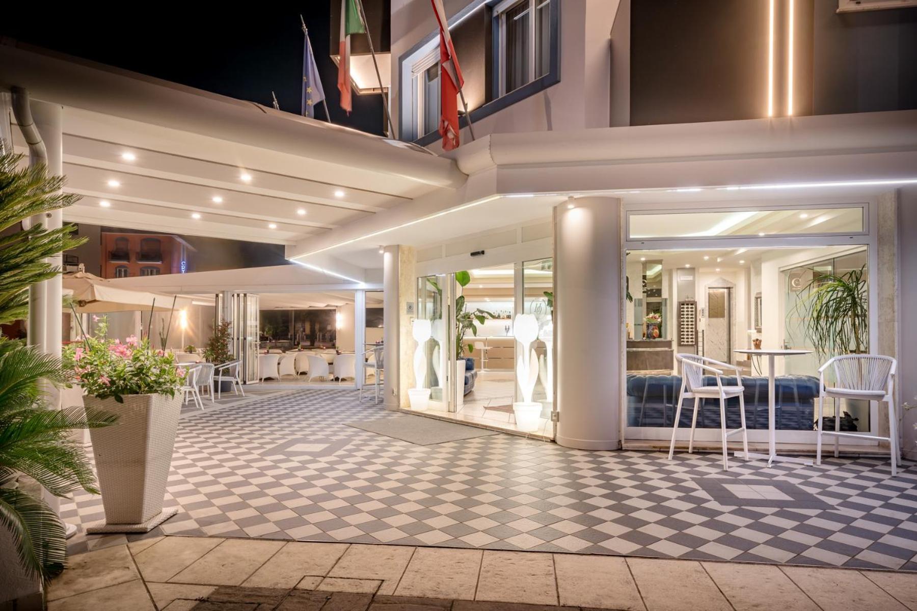 Hotel All'Orologio 3 Stelle Superior Caorle Ngoại thất bức ảnh