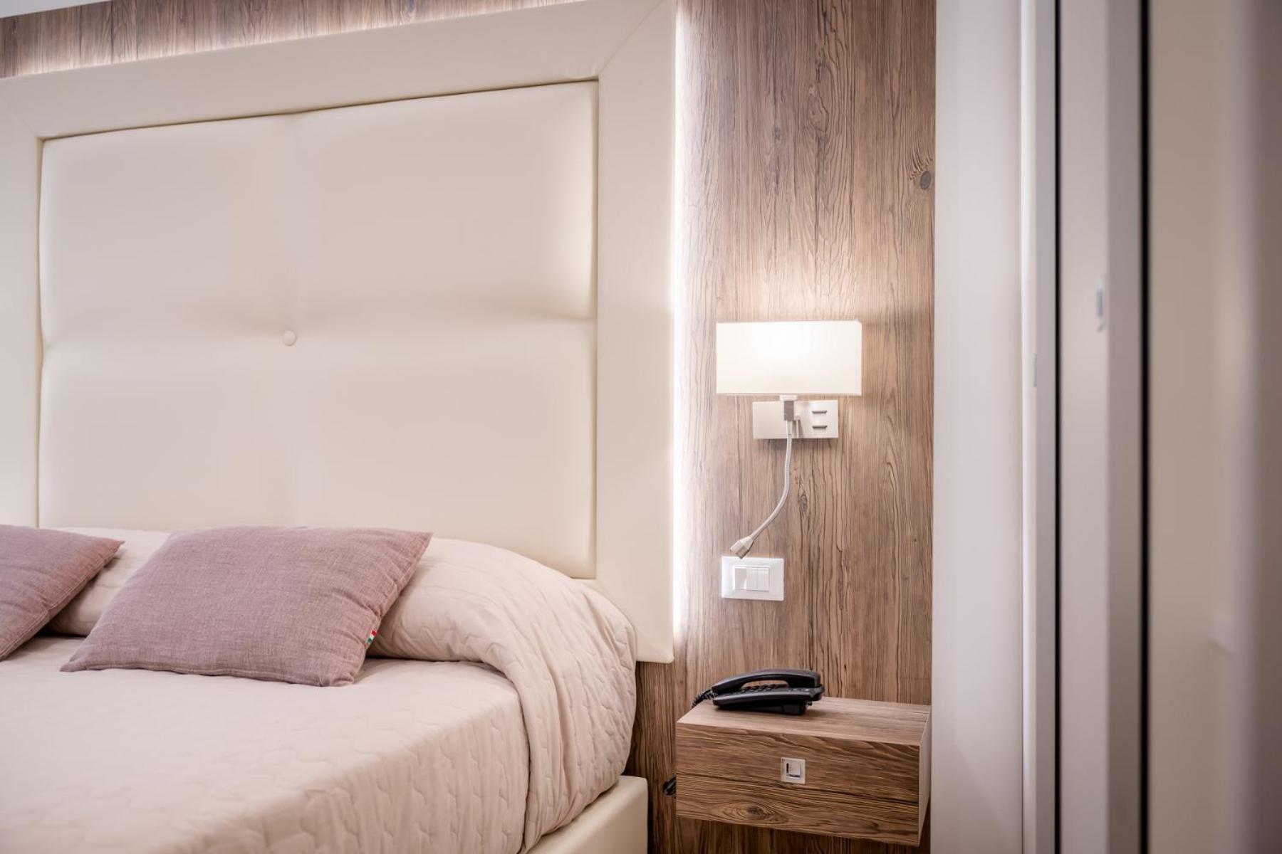 Hotel All'Orologio 3 Stelle Superior Caorle Ngoại thất bức ảnh