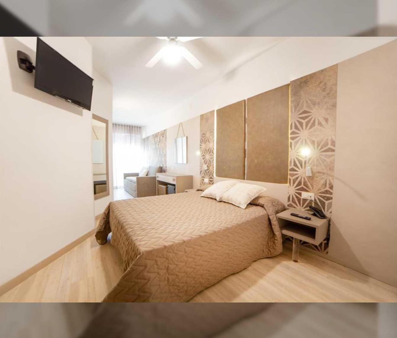 Hotel All'Orologio 3 Stelle Superior Caorle Ngoại thất bức ảnh