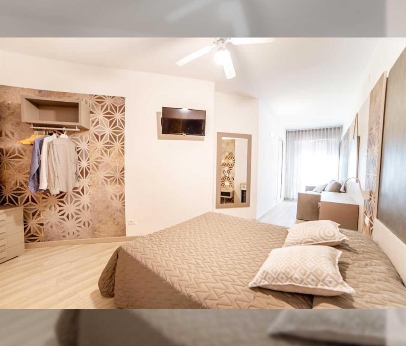 Hotel All'Orologio 3 Stelle Superior Caorle Ngoại thất bức ảnh